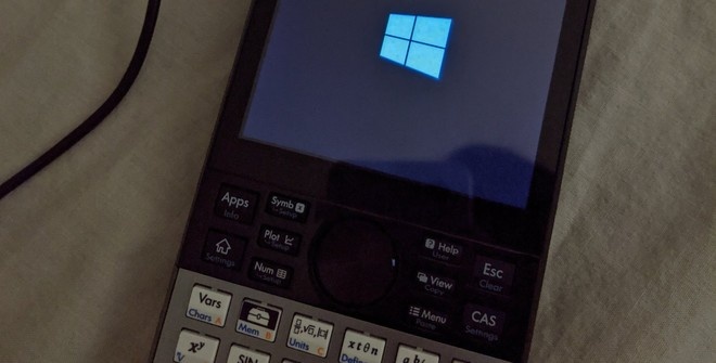 Windows 10 запустили на калькуляторе