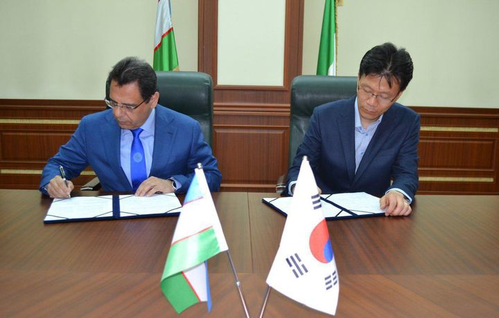 «Samsung» Тошкентдаги Турин политехника университети билан меморандум имзолади