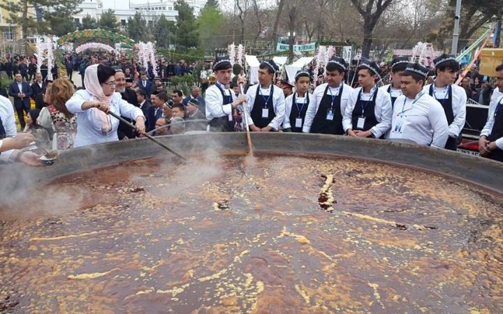 Наманганда салкам 7 тонналик сумалак тайёрланди (фото)