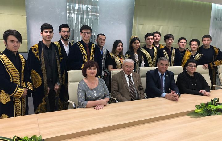 O‘zMU rektori Qozonda tahsil olayotgan o‘zbekistonlik talabalar bilan uchrashdi