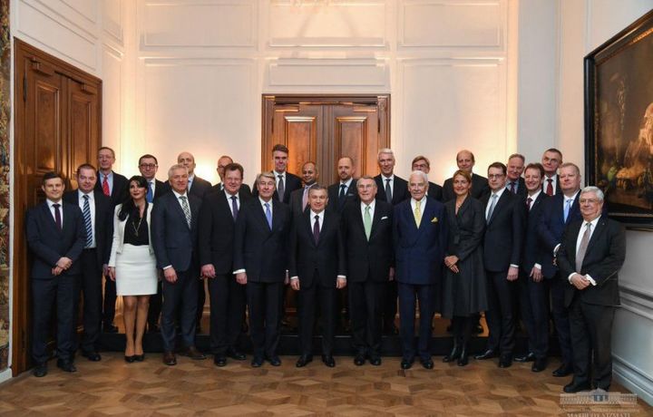Шавкат Мирзиёев Германиянинг етакчи компания ва банклари раҳбарлари билан учрашди