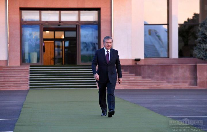 Шавкат Мирзиёев Туркманистонга жўнаб кетди