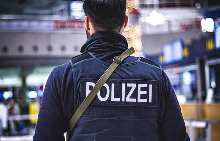 Атаковавшего знаменитостей хакера поймали в Германии