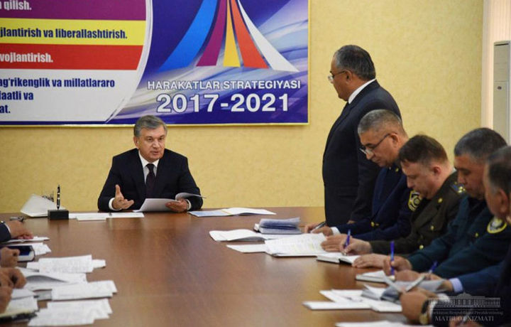 Бухородан Навоийга. Шавкат Мирзиёев вилоят мутасаддиларига аниқ топшириқлар берди