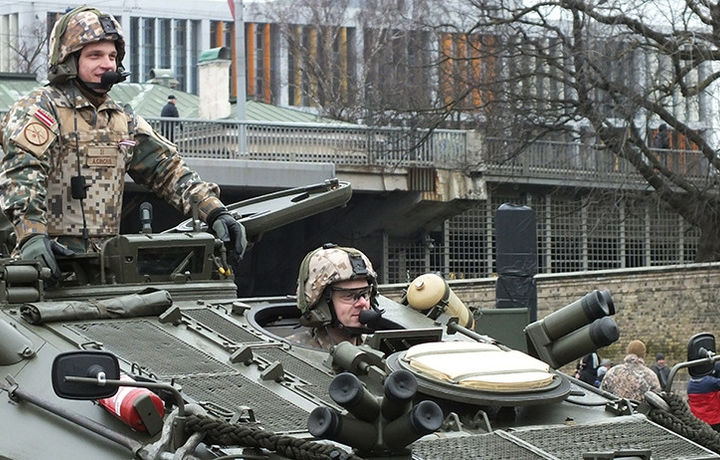 Польша ищет выгоду от размещения военных баз США