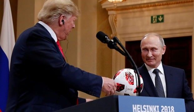 AQShdagi hukumat binosiga Putinning portretini ilib ketishdi (foto)