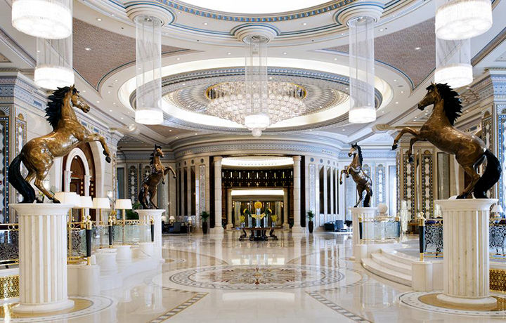 Ар-Риёддаги «The Ritz Carlton» меҳмонхонаси ўз эшикларини яна очмоқда