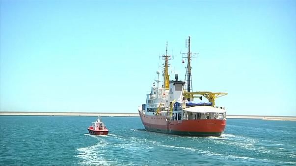 Aquarius снова спешит на помощь (видео)