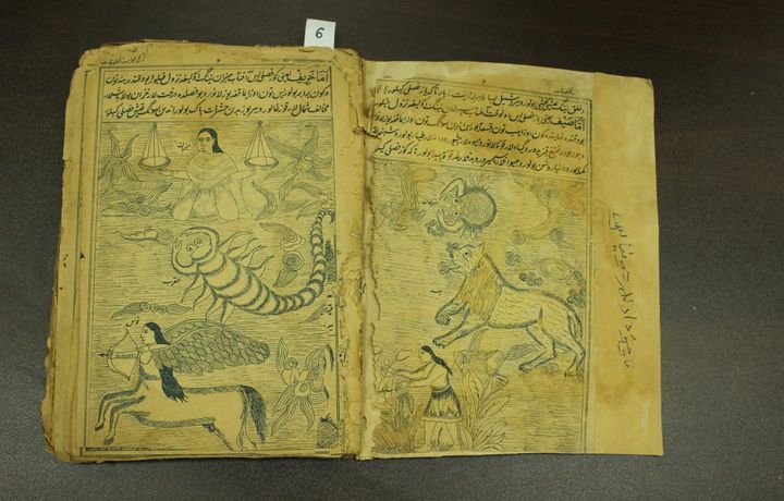 Innovatsiya vazirligi qariyb 30 mln. so‘m evaziga aholidan qadimiy kitoblar sotib oldi (foto)