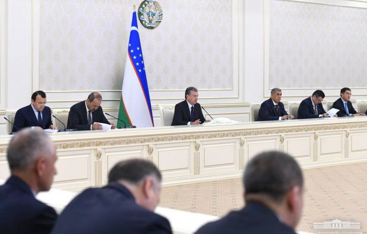 Президент сусткашликка йўл қўйган раҳбарларни қаттиқ танқид остига олди