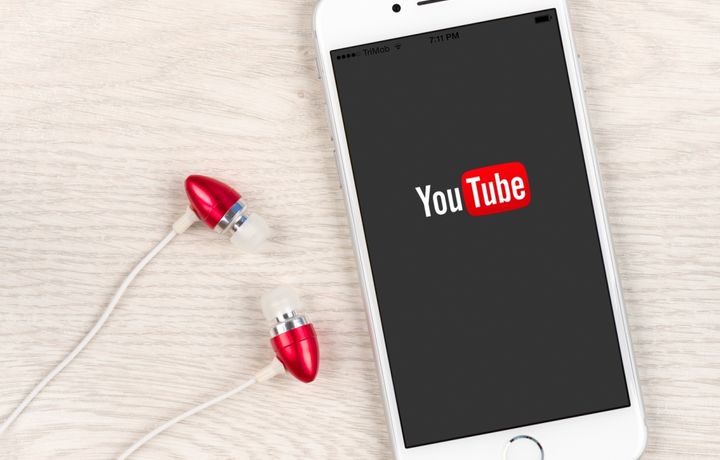 Как на iOS загружать музыку с YouTube
