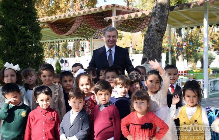 Shavkat Mirziyoyev bog‘cha tarbiyalanuvchilariga sovg‘alar ulashdi