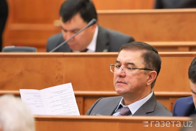 Молия вазири Ўзбекистонда ер участкаларини хусусийлаштириш тўғрисидаги қонунга изоҳ берди