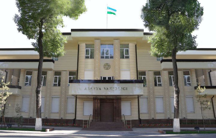 Адлия вазирлиги олий таълим муассасалари рейтингини рад этди