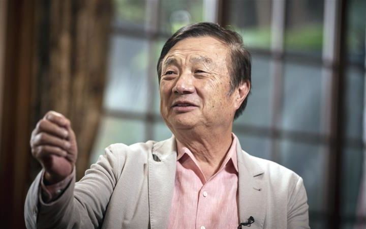 «Huawei» асосчиси: «Қанотларни ямаб», сўнг яна «учамиз»