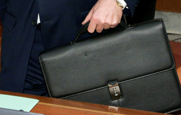 Ҳокимларнинг хорижга чиқишига ёрдам берилади