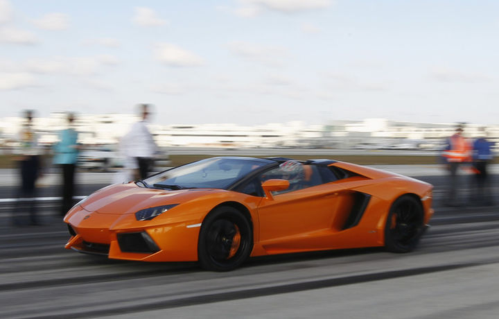 Сайёҳ «Lamborghini» билан уч соатда 50 минг доллар жарима «ишлади»