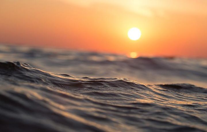18 ёшли индонезиялик 49 кун уммонда қолиб кетди