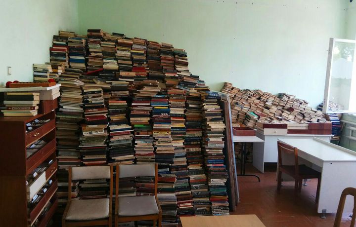 Prezident kitob o‘qing deydi, vallomatlar esa...