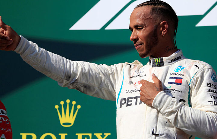 Гонщик Mercedes Хэмилтон выиграл Гран-при Венгрии