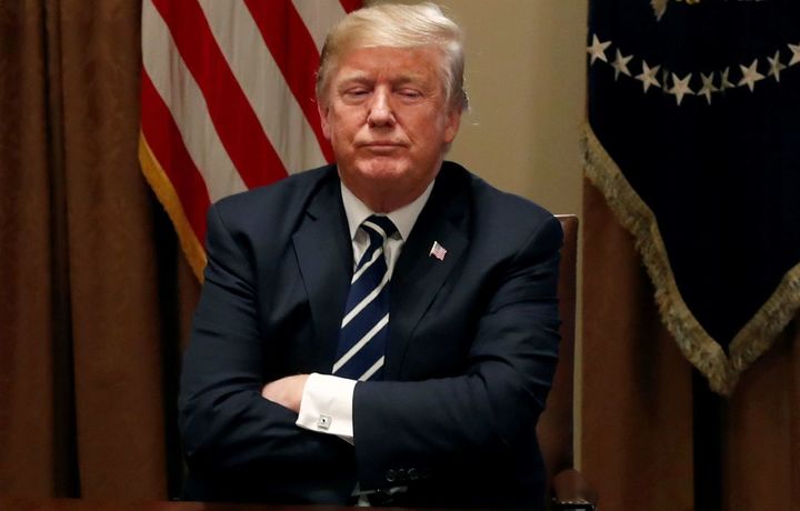 Трамп Махфий хизмат раҳбарини ишдан бўшатди