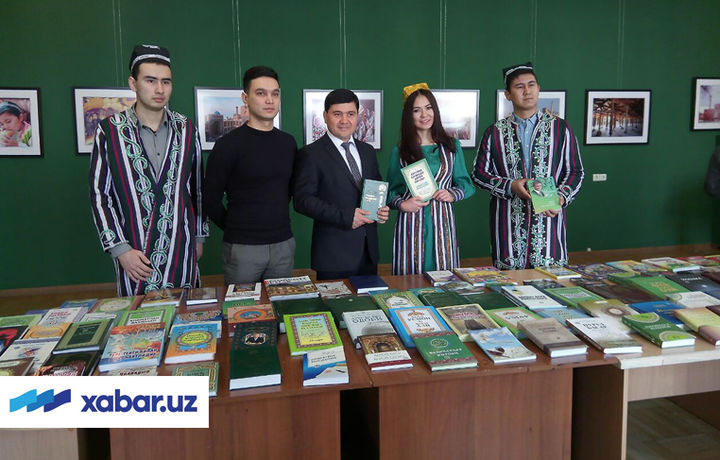Кремлда Ўзбекистонда чоп этилган китоблар кўргазмаси бошланди (фото)