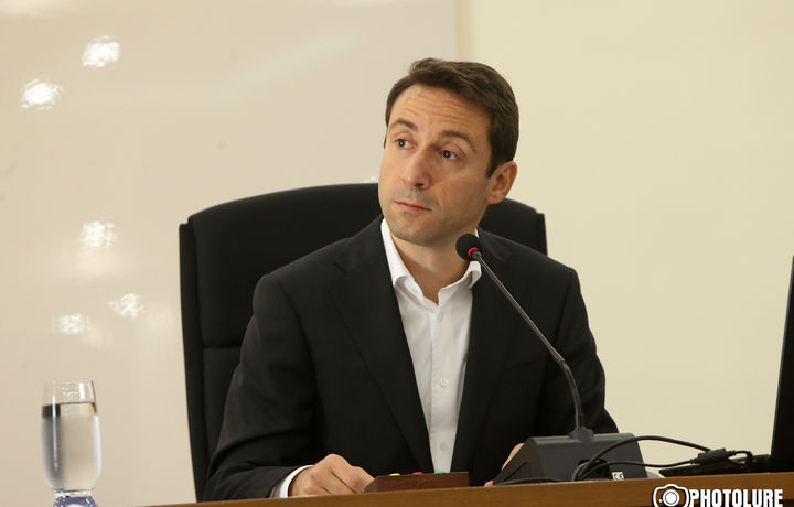Ереванга комик актёр ҳоким бўлди