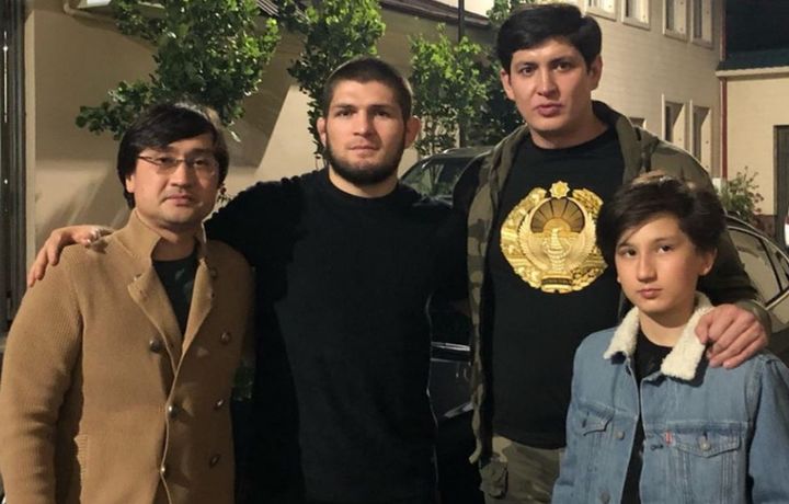 «Akalarga rahmat». Habib Nurmagomedov Toshkentga keldi