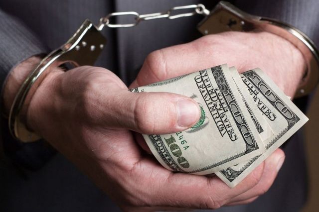 Фирибгарни судга берган жарқўрғонлик аёл жаримага тортилди