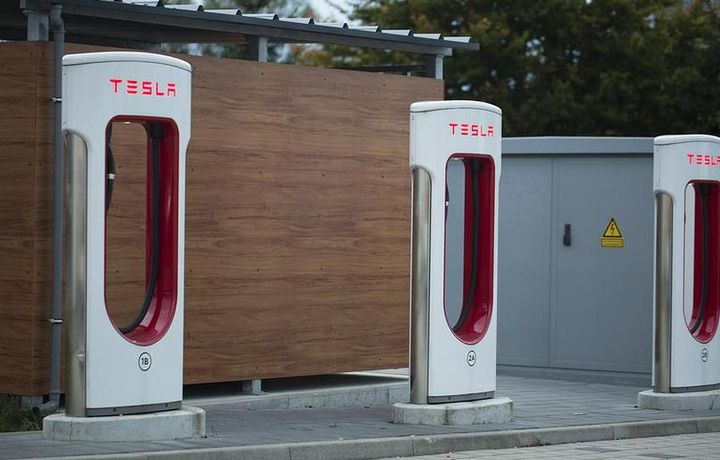 Илон Макс начал подготовку к выкупу компании Tesla