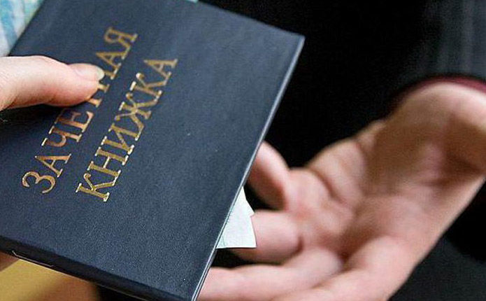 Талабадан 600 минг сўм олган декан ўринбосари қўлга тушди