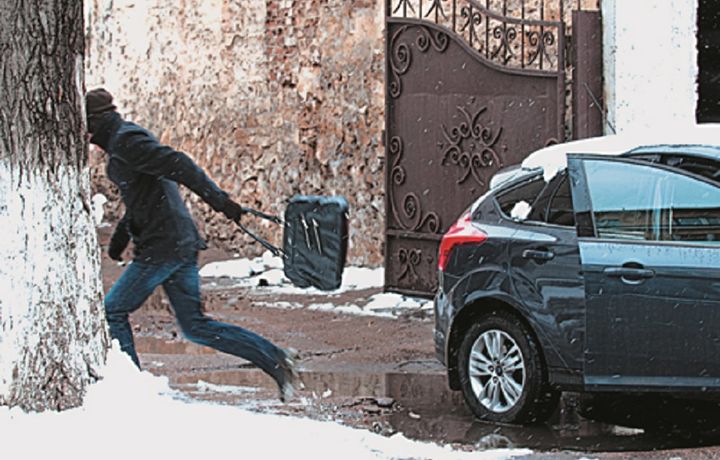 Тадбиркорнинг оёғини синдириб, 17500 АҚШ долларини олиб қочган талончи ушланди