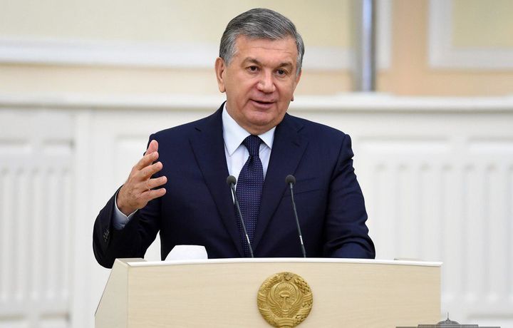 Шавкат Мирзиёев: «Одамларни ҳақорат қилишга ҳокимларга ким ҳуқуқ берди?»