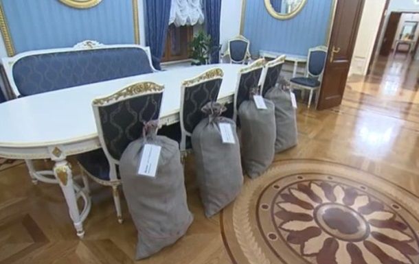 Лукашенко Путинга бир неча қоп картошка совға қилди