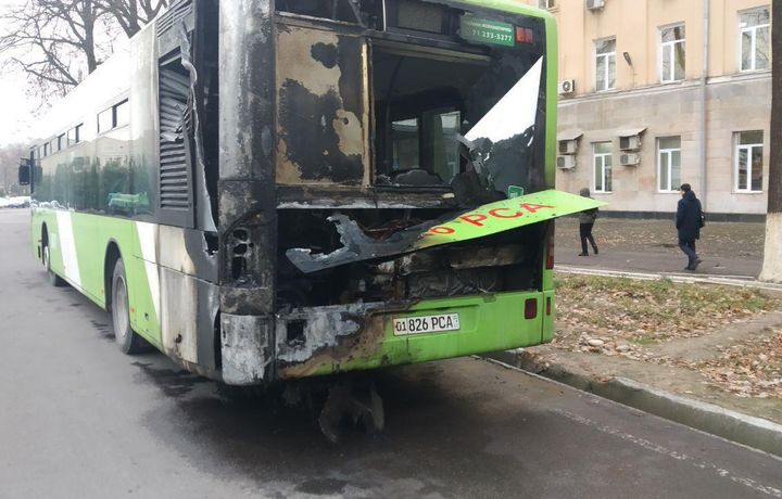 Тошкентда яна автобус ёнди