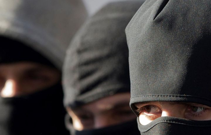В Ташкенте мужчина справился с тремя разбойниками, напавших на соседей