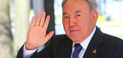 Нурсултон Назарбоев 2020 йил апрелгача давлатни бошқариши мумкин эди: Элбоши нега кетди?