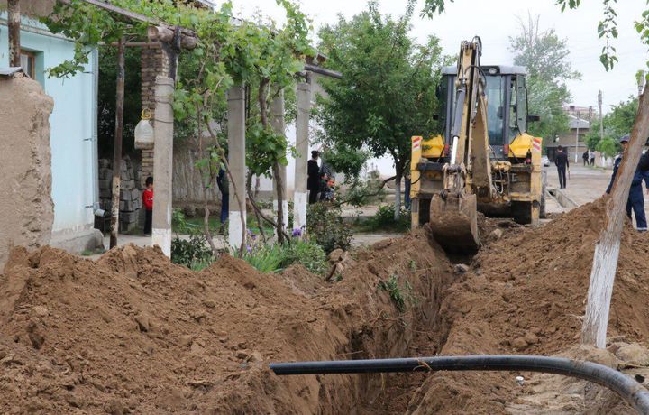 Suv, elektr, tabiiy gaz — «Paxtakor» obod qilinmoqda (foto)