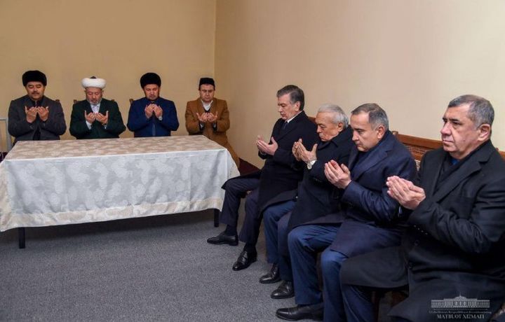Шавкат Мирзиёев уруш қатнашчисининг таъзиясига борди
