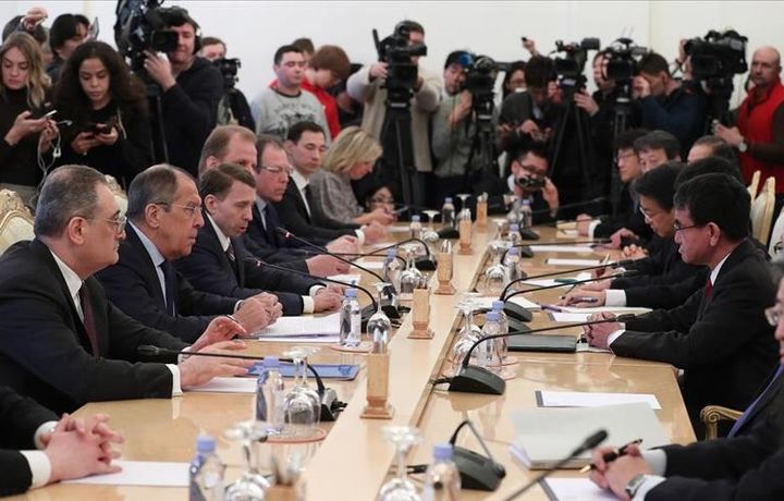 Россия и Япония провели первый раунд мирных переговоров