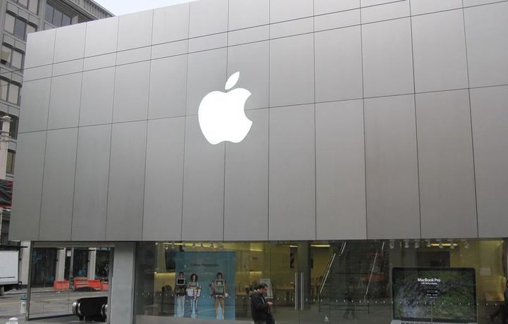 Apple отозвала партию iPhone из магазинов Германии