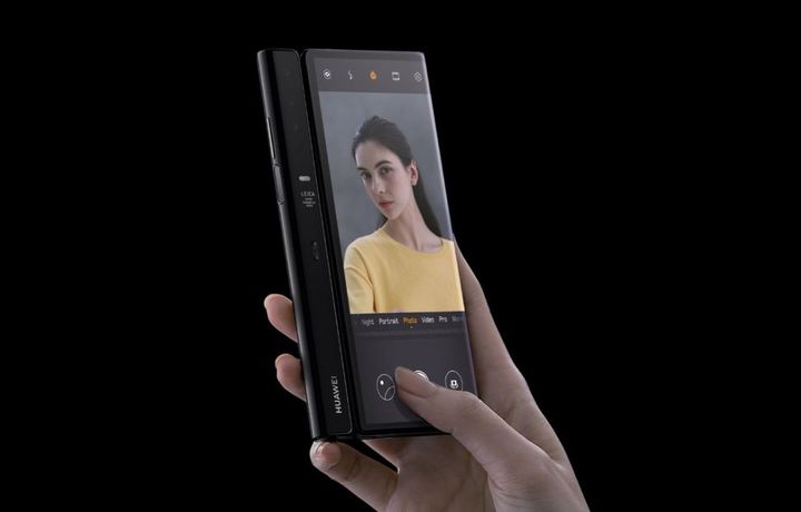 «Huawei» bukiluvchi smartfonini taqdim etdi (video)
