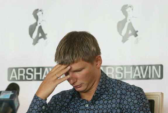 Arshavin sobiq xotinini qamoqqa tiqmoqchi