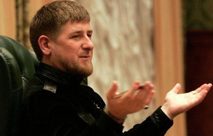 «Хабиб превратил его лицо в картину». Кадыров прокомментировал победу Нурмагомедова