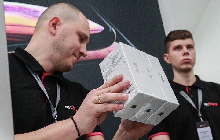 Смартфоны Apple могут залежаться в магазинах