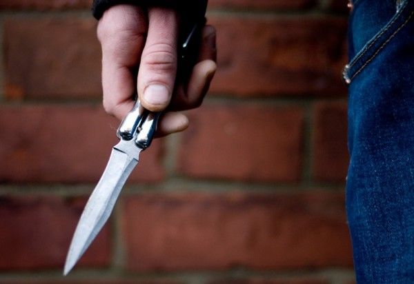 В Намангане тесть ударил ножом своего зятя