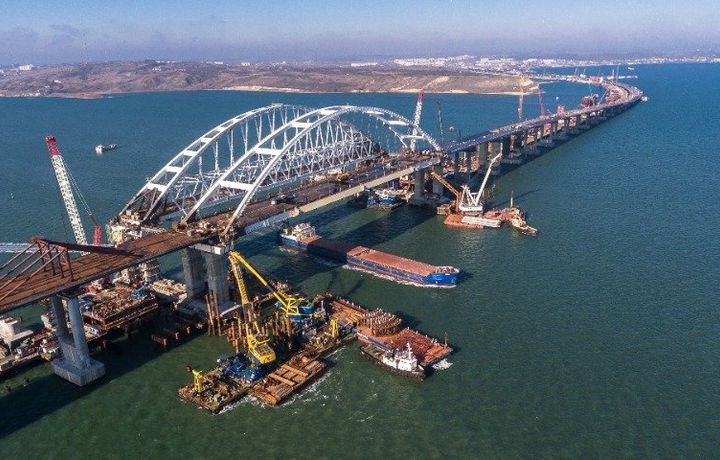 Қрим кўпригида биринчи йўл-транспорти ҳодисаси содир бўлди