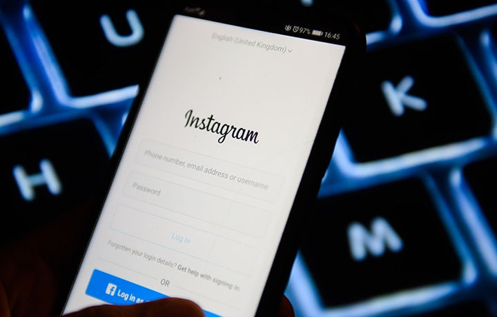 Instagram разрешил публиковать пост через несколько аккаунтов