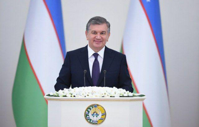 Шавкат Мирзиёев иқтисодиёт соҳасида мамлакат олдида турган вазифаларни санаб ўтди
