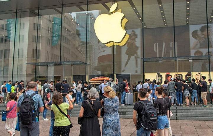 Компания Apple сняла с продажи часть своей продукции